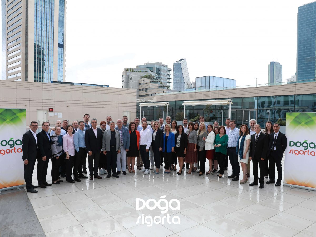 Doğa Sigorta Kıdem Plaketleri Wyndham Grand İstanbul Levent’te Gerçekleşen Törende Yöneticilere Takdim Edildi Görsel